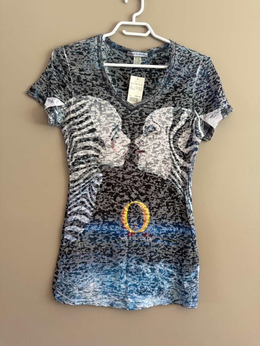 Cirque du Soleil Blue & Black Graphic V-Neck Tee